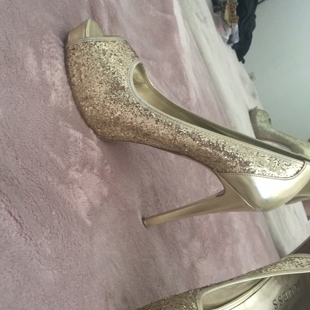 I am selling heels